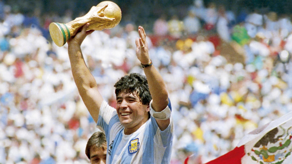 Những chiến tích để đời của huyền thoại bóng đá Maradona